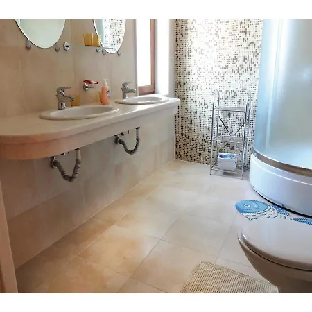Two-bedroom Holiday In Byala *
