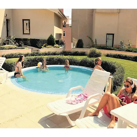 Two-bedroom Holiday In Byala * ביאלה