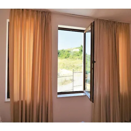 Two-bedroom Holiday In Byala Casa vacanze *
